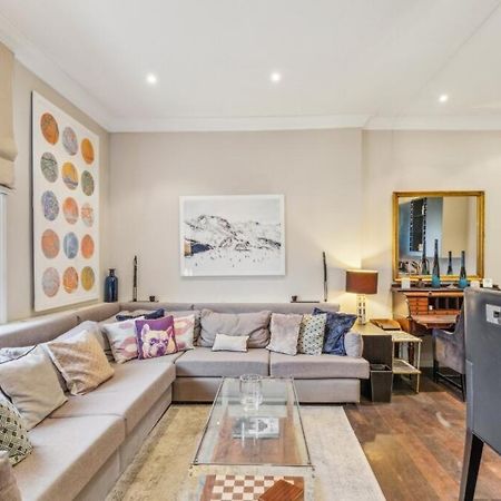 Charming And Full Of Character Apartment London Exterior photo