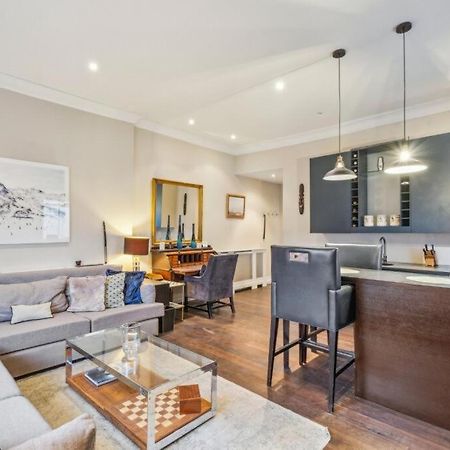 Charming And Full Of Character Apartment London Exterior photo